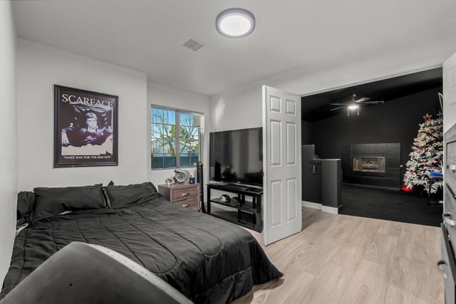 30426 Avenida Del Padre, Cathedral City CA: https://media.crmls.org/mediaz/45cab6fe-12fe-44d1-af01-2975e72e856c.jpg