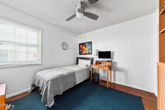 331 N Avon Street, Burbank CA: https://media.crmls.org/mediaz/45cb1f2b-07f3-4151-98ba-3e72f3bc902a.jpg
