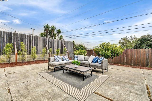 153 Morningside Dr, Daly City CA: https://media.crmls.org/mediaz/45cb2f3e-88b0-4f14-bc99-46d2bdfb258e.jpg