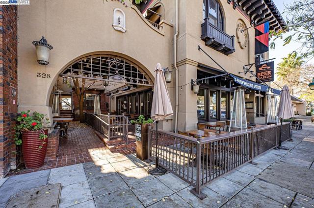 243 Rachael Pl, Pleasanton CA: https://media.crmls.org/mediaz/45cb56db-72a6-4ee7-8dfd-3ed579750114.jpg