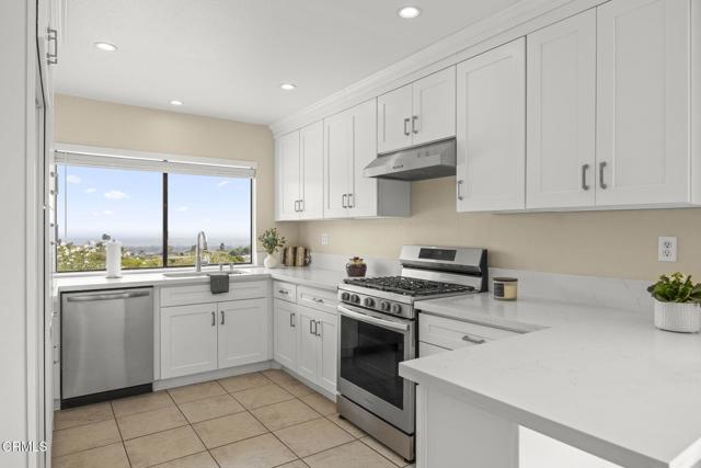 7024 Meadowview Court, Ventura CA: https://media.crmls.org/mediaz/45cbd207-5be4-4516-ab5c-960557c151fa.jpg