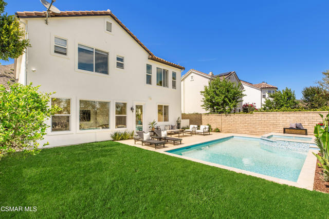 6072 Mandeville Place, Oak Park CA: https://media.crmls.org/mediaz/45cc766a-468f-4969-b095-e24bbfd43970.jpg