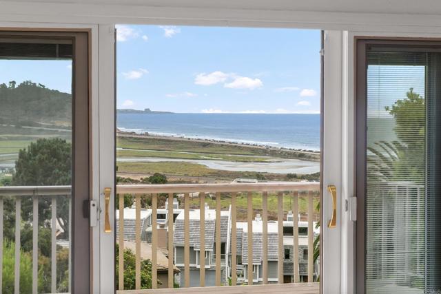 13208 Caminito Mar Villa, Del Mar CA: https://media.crmls.org/mediaz/45cd8f2d-682a-4e75-8c2b-3039294a55e1.jpg