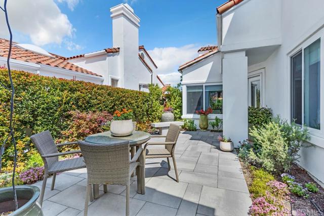 4125 PINDAR Way, Oceanside CA: https://media.crmls.org/mediaz/45cde16d-de91-445d-9bb1-4d8d223dd85c.jpg