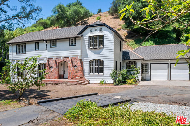 2221 Benedict Canyon Drive, Beverly Hills, California 90210, 4 Bedrooms Bedrooms, ,3 BathroomsBathrooms,Single Family Residence,For Sale,Benedict Canyon,24384017