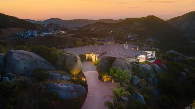 328 AMY WAY, Alpine CA: https://media.crmls.org/mediaz/45ced266-7327-428f-86d4-594c2c91f642.jpg