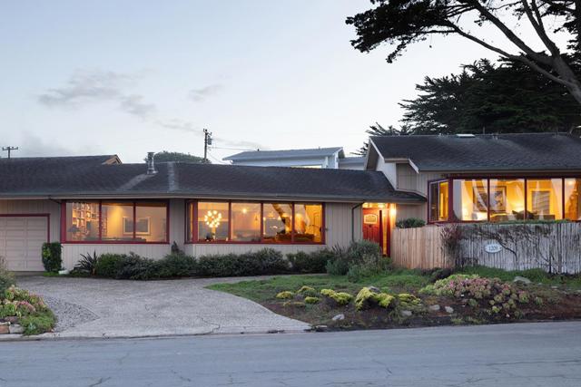 1209 Ocean View Boulevard, Pacific Grove CA: https://media.crmls.org/mediaz/45cf3bfb-1fd7-4c32-9733-352e987afa70.jpg