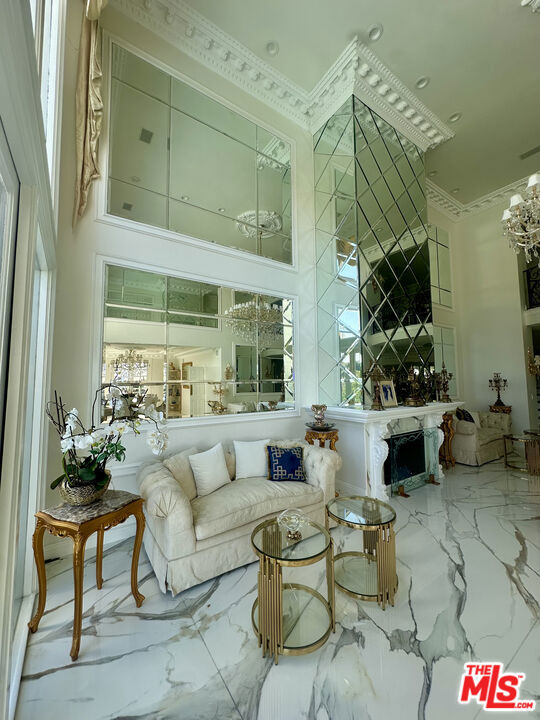 12408 Ridge Road, Los Angeles CA: https://media.crmls.org/mediaz/45cf54a7-9355-4149-8b2c-86c653b91d83.jpg