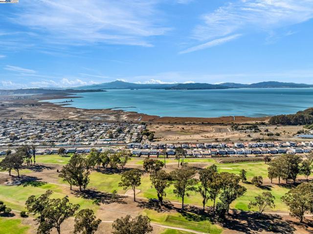 4171 Markovich Ct, Richmond CA: https://media.crmls.org/mediaz/45cf6dae-48c2-4b6d-8426-1606f8e028f0.jpg