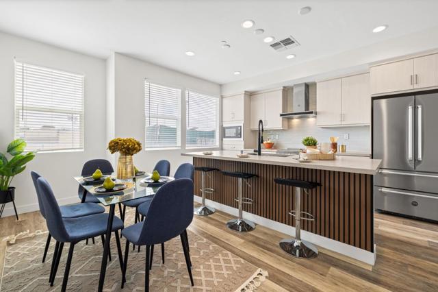 1307 Pullman Way, Oakland CA: https://media.crmls.org/mediaz/45d01dc6-313d-4482-87c6-1486caec02d0.jpg
