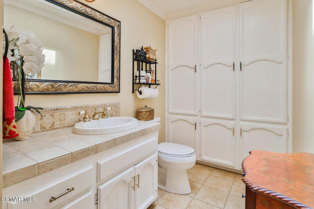 1822 Calle Borrego, Thousand Oaks CA: https://media.crmls.org/mediaz/45d0502c-c140-4119-8435-9c30e71c5591.jpg