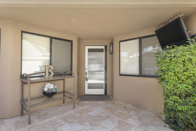 76099 Impatiens Circle, Palm Desert CA: https://media.crmls.org/mediaz/45d1499e-93b6-4f9a-91d2-41601f3ce81b.jpg