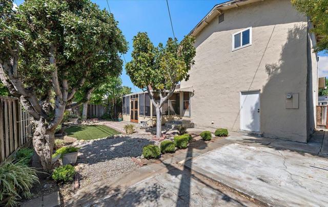 898 Hummingbird Drive, San Jose CA: https://media.crmls.org/mediaz/45d1c91f-7408-40f7-8396-ebbb470cf513.jpg