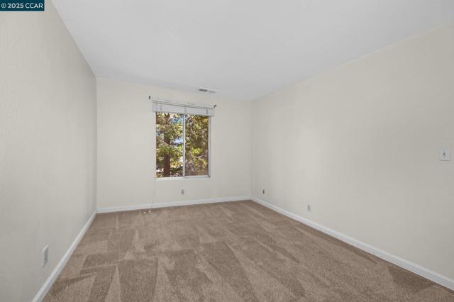 5450 Concord Blvd, Concord CA: https://media.crmls.org/mediaz/45d1dbee-0b6b-4507-ba82-b07f274ca08b.jpg
