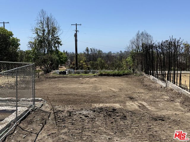 14815 Bestor Boulevard, Pacific Palisades CA: https://media.crmls.org/mediaz/45d1f4d6-8427-437c-b379-5b476f3d1a2c.jpg