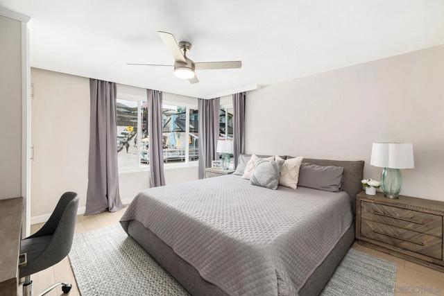 8040 Girard Ave, La Jolla CA: https://media.crmls.org/mediaz/45d25b90-77ef-4557-9364-449f544a44e9.jpg