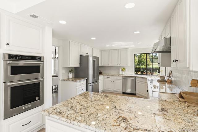 1240 Ladera Linda, Del Mar CA: https://media.crmls.org/mediaz/45d2965e-548d-47e7-ac5a-5b6f41194af6.jpg