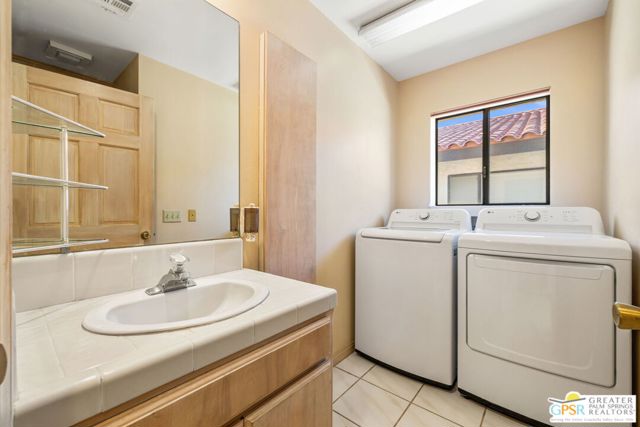 76797 California Drive, Palm Desert CA: https://media.crmls.org/mediaz/45d3a578-9fd5-4eed-b744-264b1aaacb87.jpg