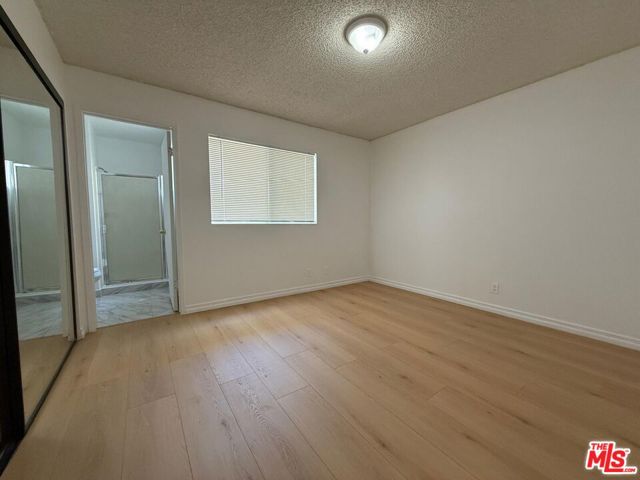 1038 Thompson Avenue, Glendale CA: https://media.crmls.org/mediaz/45d40c2a-5b4e-48e5-8355-20f0eeb89b48.jpg