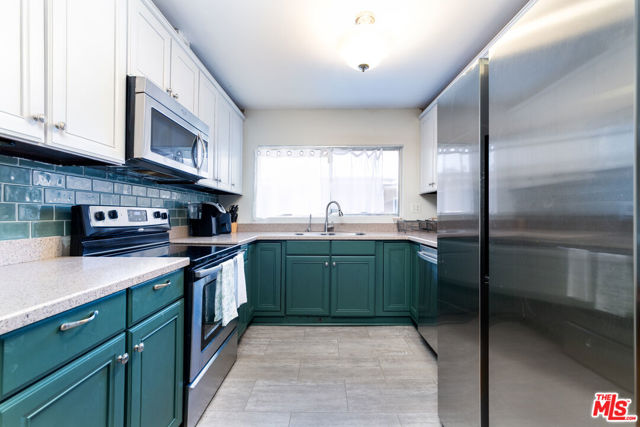 2 Bed Home for Sale in Valley Village, California