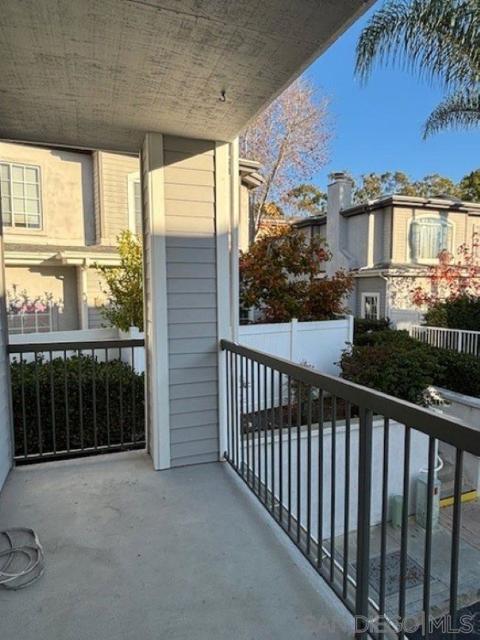 8641 Via Mallorca, La Jolla CA: https://media.crmls.org/mediaz/45d446e4-5c4f-482a-90f3-016f581c3116.jpg