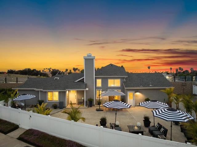 6951 Quiet Cove Dr, Carlsbad CA: https://media.crmls.org/mediaz/45d451ba-4088-41d7-b02a-f11c6c5cd8f4.jpg