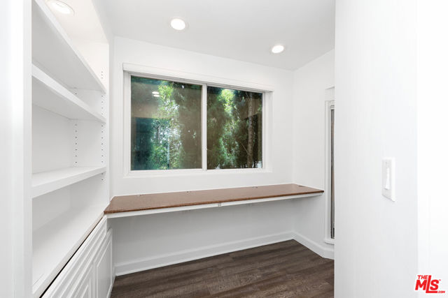 253 Fairview Street, Laguna Beach CA: https://media.crmls.org/mediaz/45d492ce-35a3-4ae0-b4b6-af6b8823e98d.jpg