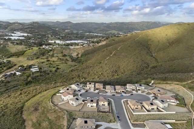 1238 Topanga Dr, San Marcos CA: https://media.crmls.org/mediaz/45d495cb-1010-4c93-9ddb-9cfea7caf2db.jpg
