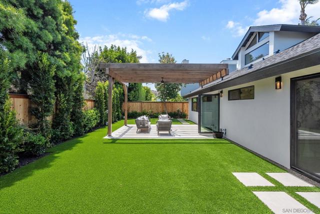 3835 Via Reposo, Rancho Santa Fe CA: https://media.crmls.org/mediaz/45d50b48-a43c-42bd-a509-45fd9dc5d809.jpg
