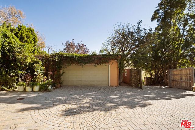 5863 Bonsall Drive photo 2