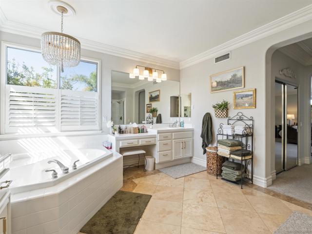 3424 CAMINO ALEGRE, Carlsbad CA: https://media.crmls.org/mediaz/45d5df49-011a-41dc-8549-a8851a4a0e28.jpg