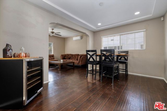 3421 Hillcrest Drive, Los Angeles CA: https://media.crmls.org/mediaz/45d61e16-6b09-4d24-975c-0f7aae73f7f1.jpg