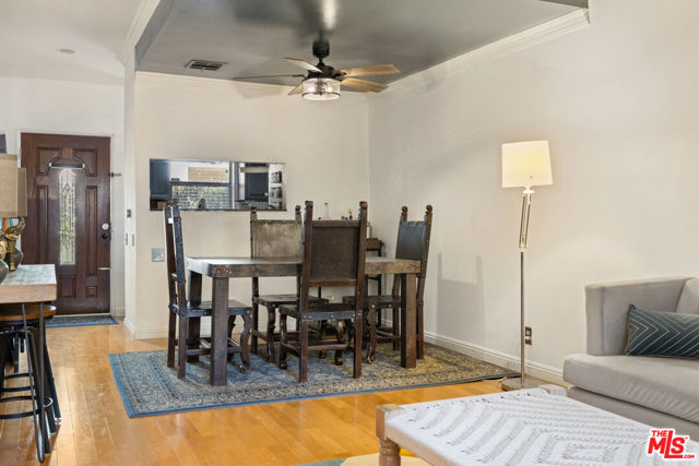14256 Victory Boulevard, Van Nuys CA: https://media.crmls.org/mediaz/45d664e1-f46c-4688-bed9-452773b56308.jpg