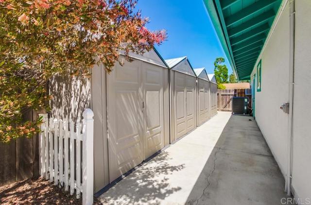 12919 Evalyn Place, Poway CA: https://media.crmls.org/mediaz/45d71b43-20b4-4457-b40e-445f21f4758b.jpg