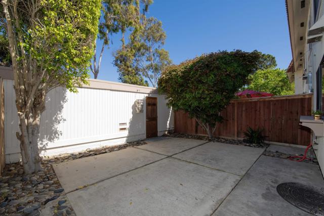 Detail Gallery Image 10 of 19 For 2925 via Libertad, Carlsbad,  CA 92010 - 3 Beds | 2/1 Baths