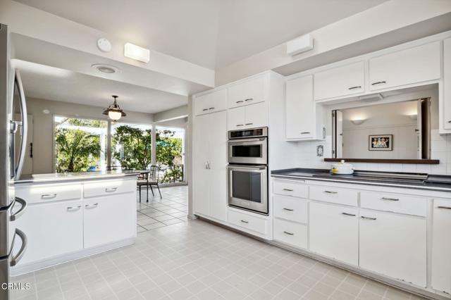 262 Crestwood Avenue, Ventura CA: https://media.crmls.org/mediaz/45d8eb0b-8395-4932-b9bf-16f6b6b48cf3.jpg
