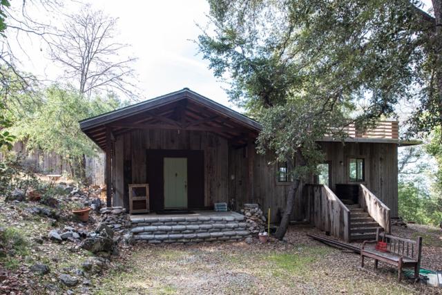 39450 Tassajara Road, Carmel Valley CA: https://media.crmls.org/mediaz/45d91726-18e8-4c0e-86ab-ba0049f713dd.jpg