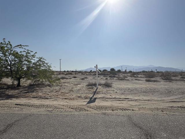 2715 Sea Garden Avenue, Thermal CA: https://media.crmls.org/mediaz/45d971b2-2ddf-4389-a0ba-154d7dc0faf0.jpg
