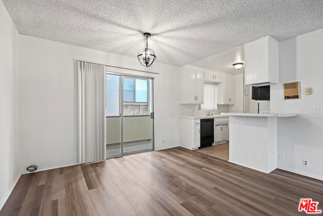 1515 Purdue Avenue, Los Angeles CA: https://media.crmls.org/mediaz/45d9880f-d13d-48ef-ba20-7da5ebcff00b.jpg