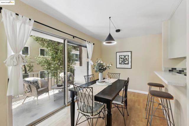 2632 Warring St, Berkeley CA: https://media.crmls.org/mediaz/45da944b-45e0-4e39-b5c6-5fd05b25eec2.jpg