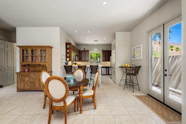 54385 Avenida Madero, La Quinta CA: https://media.crmls.org/mediaz/45daff67-a045-43fd-9494-e0f82e3d4133.jpg