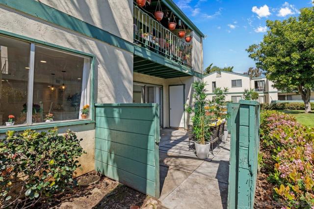 1817 Grand ave, Escondido, California 92027, 3 Bedrooms Bedrooms, ,2 BathroomsBathrooms,Condominium,For Sale,Grand ave,250020165SD