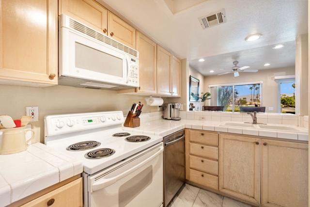 78487 Magenta Drive, La Quinta CA: https://media.crmls.org/mediaz/45dbfbd8-7d05-4564-a54c-75659b14c625.jpg