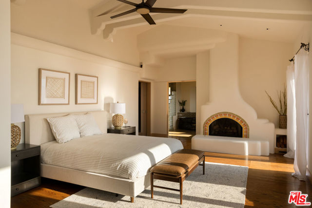 93 Laurel Drive, Rancho Palos Verdes CA: https://media.crmls.org/mediaz/45dc3b71-787f-483d-a13c-604485ec1e71.jpg