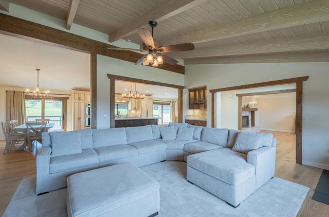 23465 Redding Circle, Salinas CA: https://media.crmls.org/mediaz/45dcd9aa-9cfd-440f-98ce-f75ad4a77adf.jpg