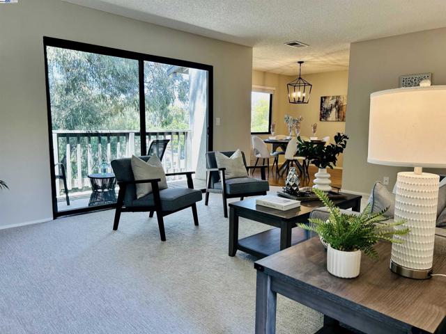 900 Cambridge Dr, Benicia CA: https://media.crmls.org/mediaz/45dd03a6-7a3f-4f5b-a2cc-1cc87590b324.jpg