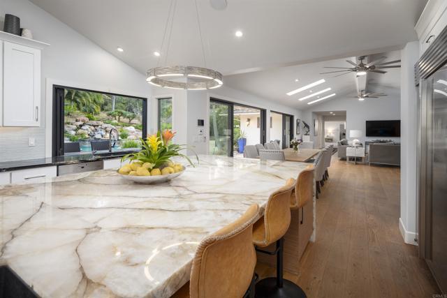 5041 El Secreto, Rancho Santa Fe CA: https://media.crmls.org/mediaz/45ddf9ba-8ac7-42ed-894f-6577e5258aee.jpg