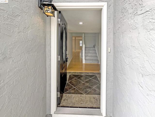883 Calle De Verde, San Jose CA: https://media.crmls.org/mediaz/45df3542-5ee8-4d74-b8f5-747bd47b57b2.jpg