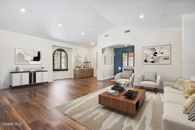 684 Noble Road, Simi Valley CA: https://media.crmls.org/mediaz/45e00787-7e0e-4247-b72e-a88db6e86165.jpg