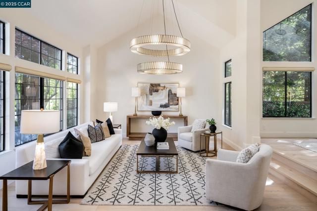 3363 Deer Hollow Drive, Danville CA: https://media.crmls.org/mediaz/45e03d5a-1a3d-4aaf-b0e0-8ad8976be144.jpg